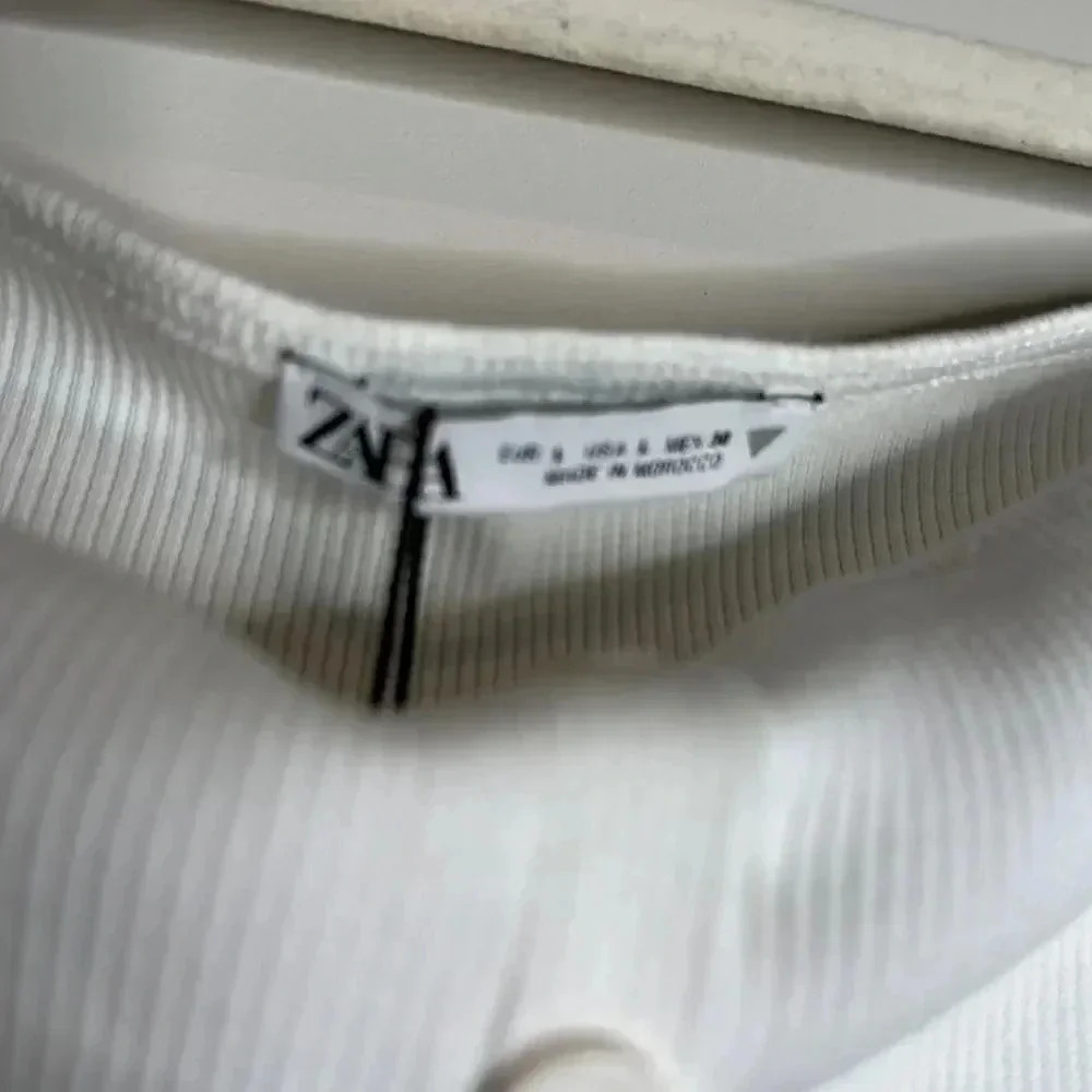 Zara Cropped Ribbed White Top - Picture 5 of 6